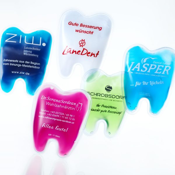 Kuehlkissen-zahnform-bedruckt-einfarbig-zahnarzt-zahnarztpraxis-zahnpromo-shop-uerbersicht