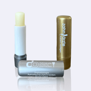 Lippenpflegestift-Lippenstift-Labello-Zahnarzt-Zahnarztpraxis-bedruckt-metallic-zahnpromo